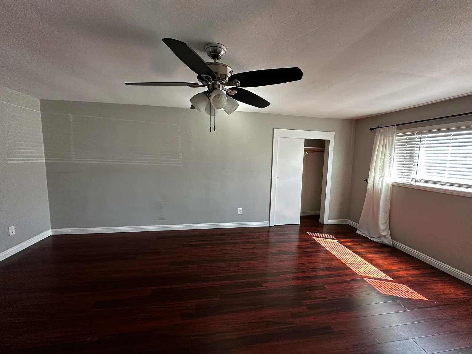 3 bed, 1224 sqft, $3,850 — Photo 2