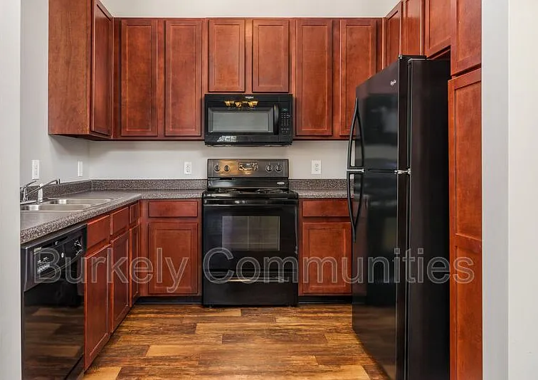 104 Thornton Ct #E — Photo 13
