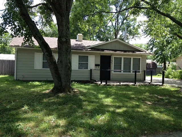 4047 Breton St photo 1