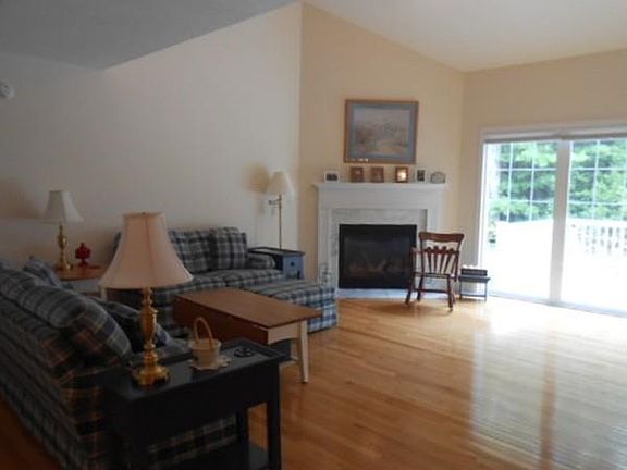 4th image of 877 Auburnville Way APT F8