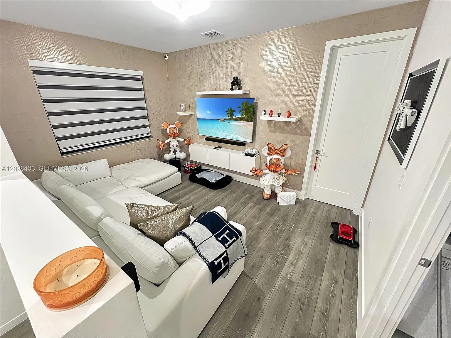 4 bed, 3.5 bath, $6,000 — Photo 4