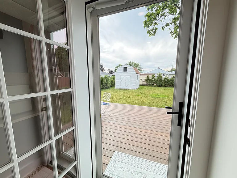 57 Caswell St — Photo 37