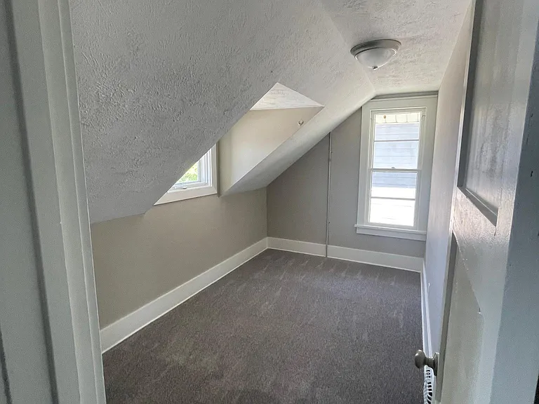 723 S 38th St — Photo 14