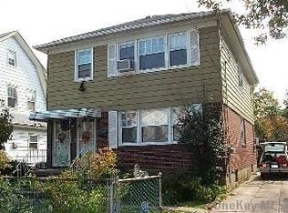 24 Stowe Pl, Hempstead, NY 11550