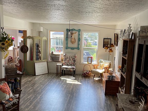 5th image of 340 N Main St