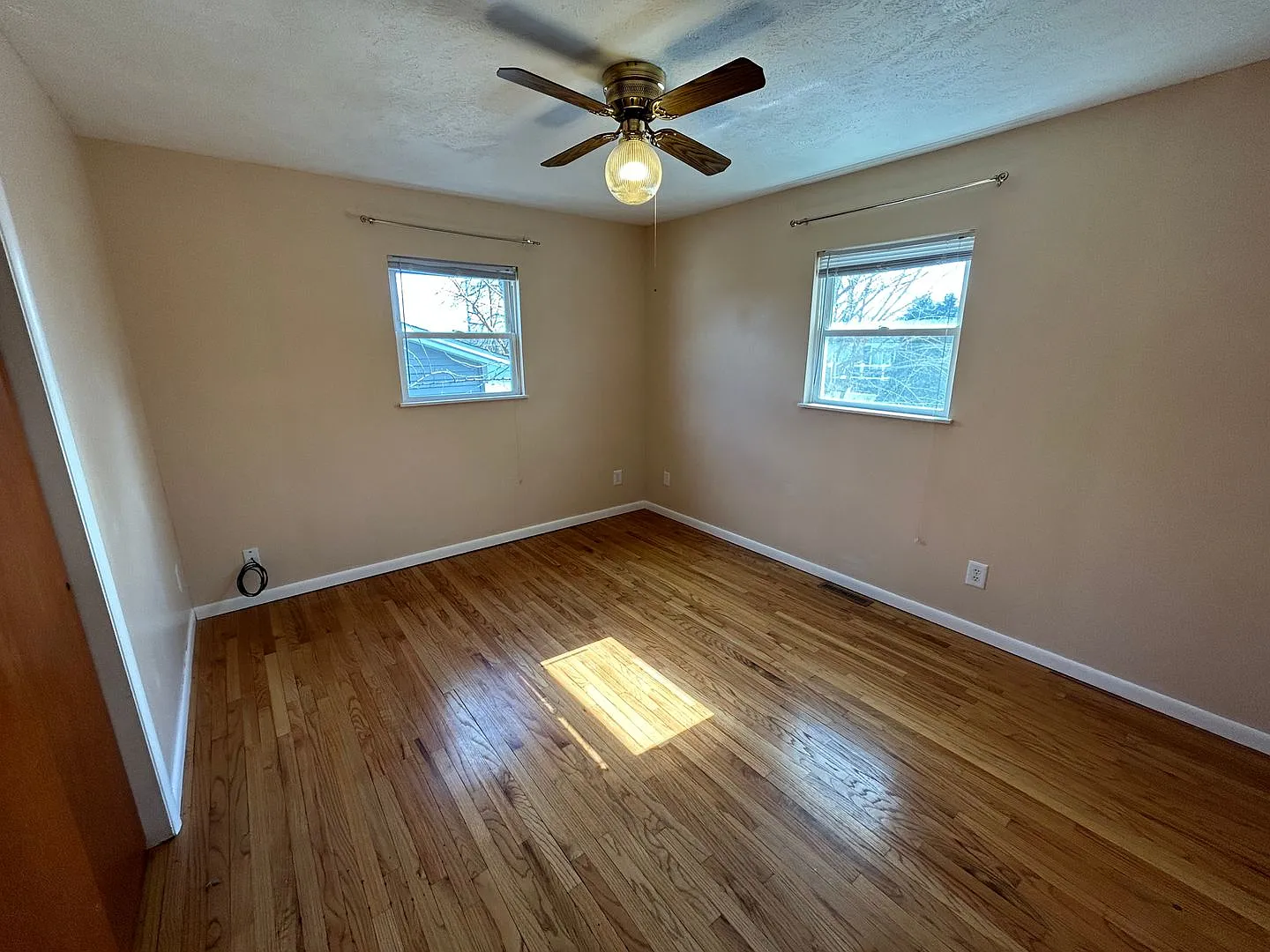 Spacious Bi-Level Home with Finished Basement & Huge Backyard! — Photo 4