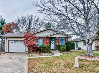 709 E Heights Ave, Taylorville, IL 62568