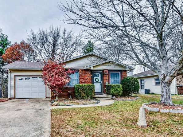 709 E Heights Ave, Taylorville, IL 62568