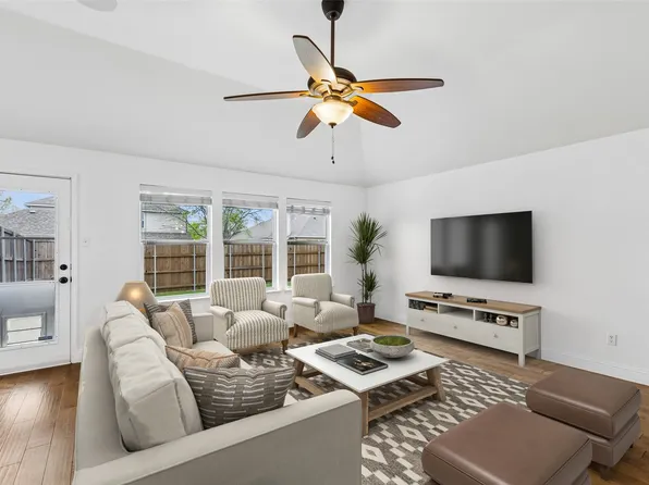 413 Sandy Ln, Royse City, TX 75189