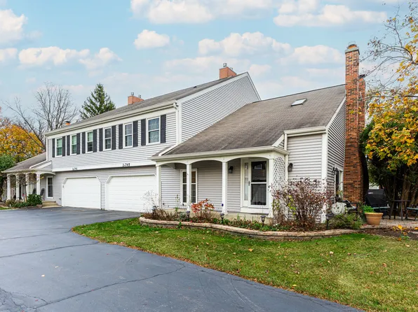 2S745 Grove Ln #2S745, Warrenville, IL 60555