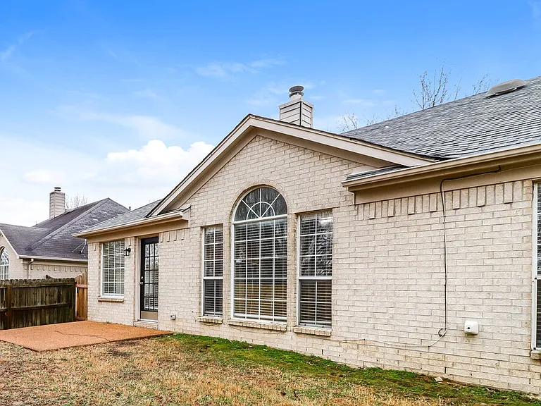 7086 Lagrange Hill Dr — Photo 16