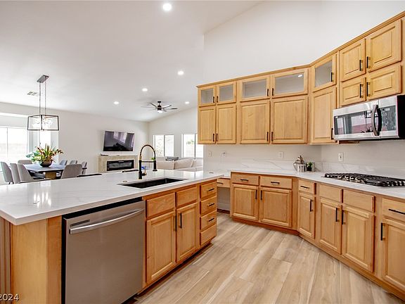 2nd image of 2812 Tanagrine Dr