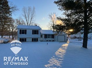 9553 S Durand Rd, Durand, MI 48429