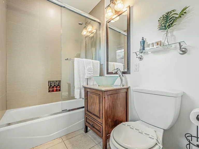 5659 Corbin Ave — Photo 46