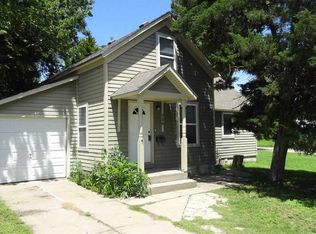 506 SE 4th St, Newton, KS 67114
