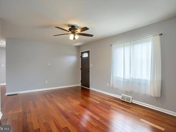 4th image of 6035 Devonshire Rd