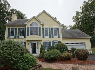 32 Squire Armour Rd, Windham, NH 03087