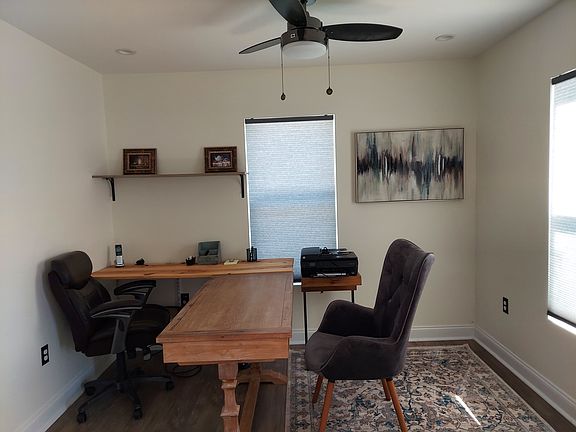 5th image of 1005 Broadway St