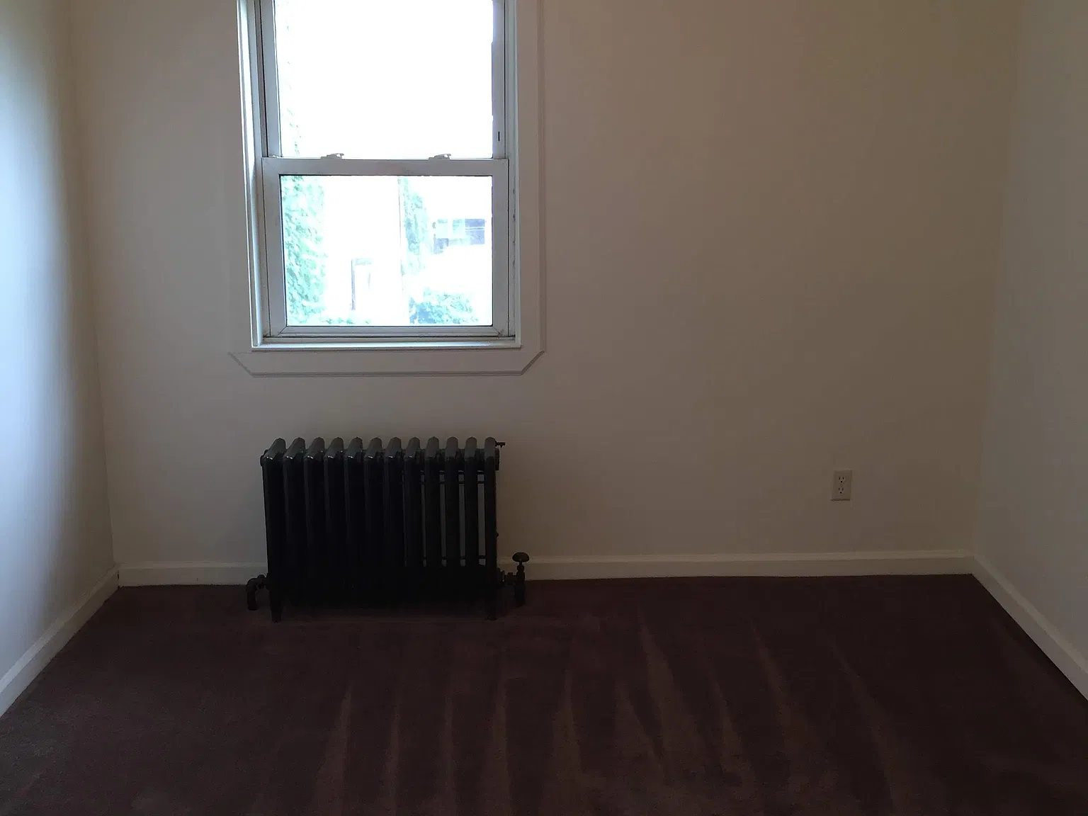 5 bed, 2500 sqft, $3,595 — Photo 4