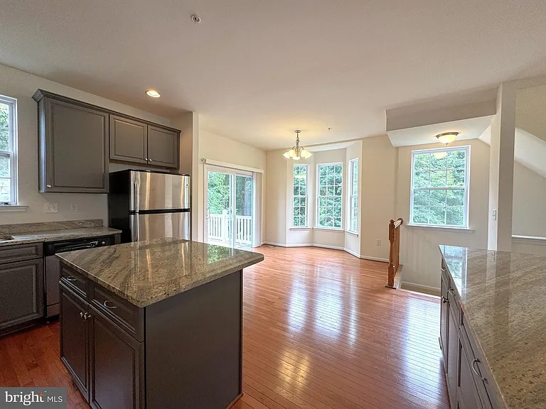 3639 Glouster Dr — Photo 10