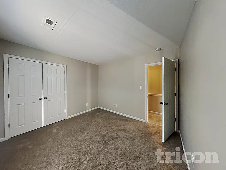 4504 Valendra Dr — Photo 14