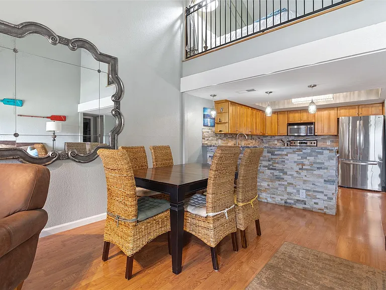 287 S Venture Blvd — Photo 10