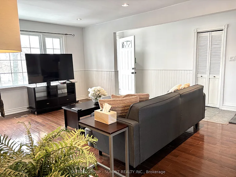 2958 King St — Photo 6