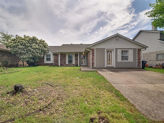 2nd image of 4704 Moss Rose Dr