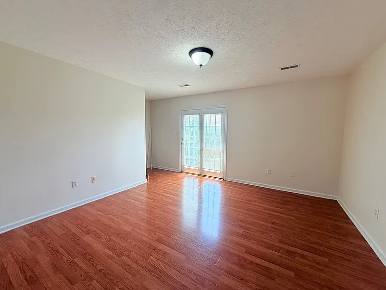 1000 Heathcliff Dr — Photo 6
