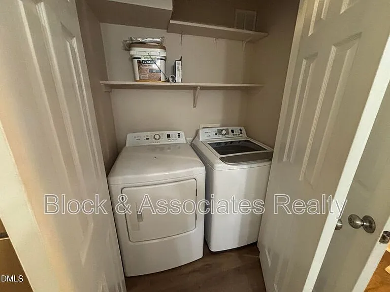 4808 Blue Bird Ct #D — Photo 27