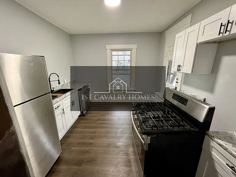 242 Park Ave SW — Photo 7