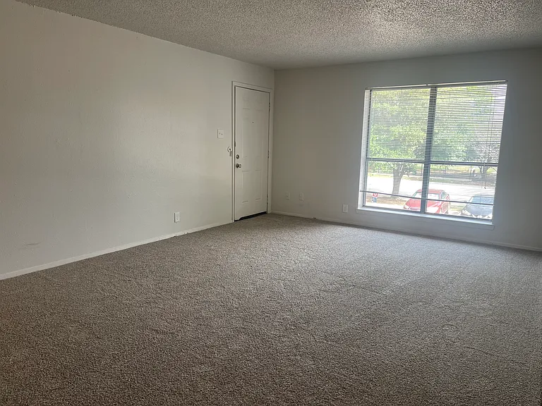 505 Eagle Dr #4 — Photo 7