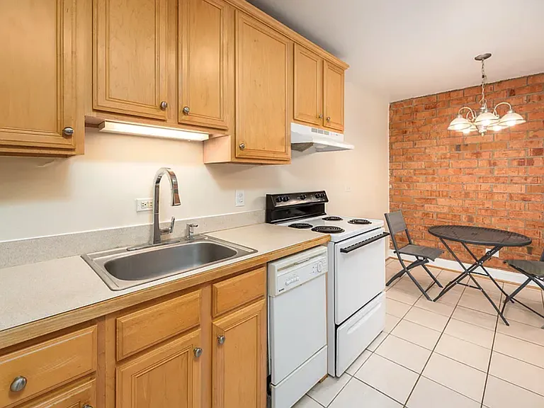 1800 Jefferson Park Ave #5 — Photo 5