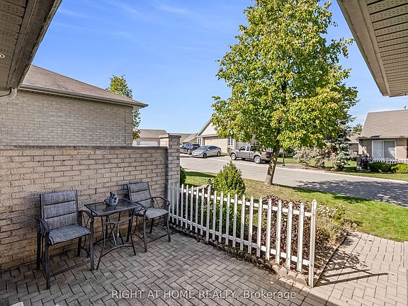 4th image of 861 Shelborne St #34