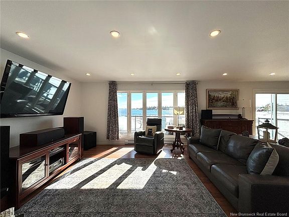 4th image of 161 Ingalls Head Rd