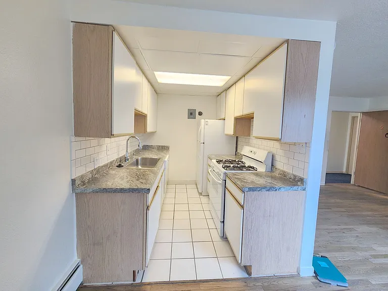 801 N Dahlia St — Photo 7