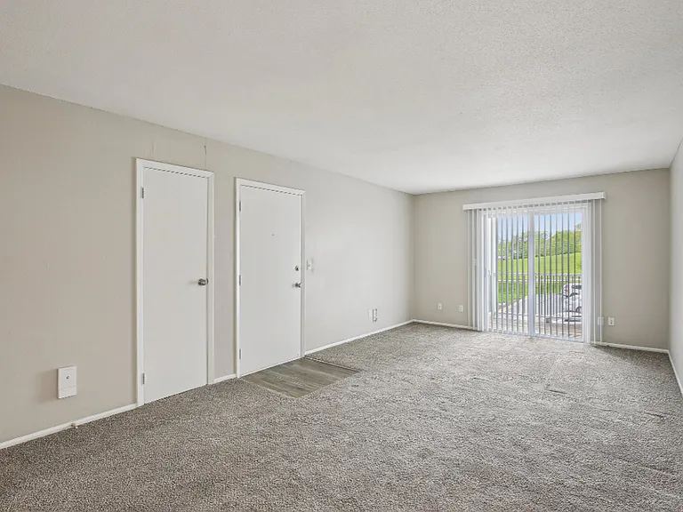 Broadway Ridge Apartments — Photo 8