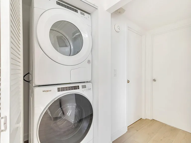 354 Chilean Ave #6C — Photo 12