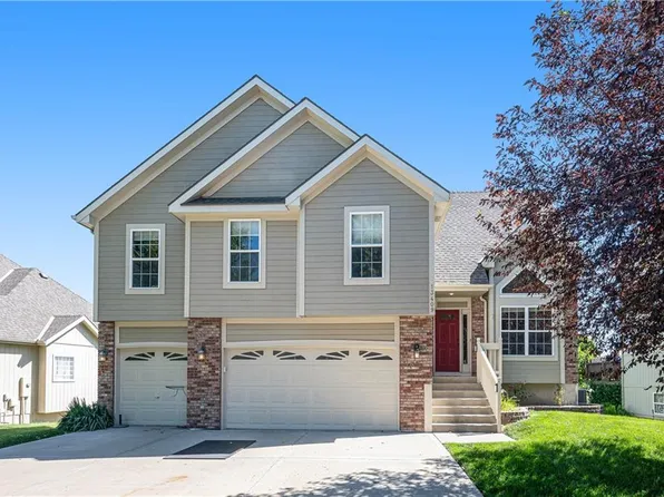 13409 Forest Oaks Dr, Smithville, MO 64089