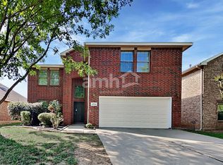 2835 Park Place Dr, Grand Prairie, TX 75052