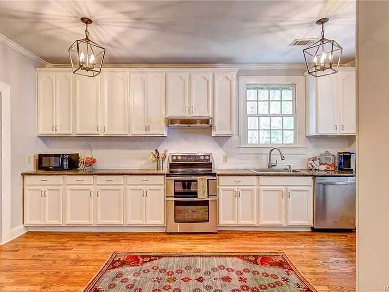922 Felder Ave — Photo 12