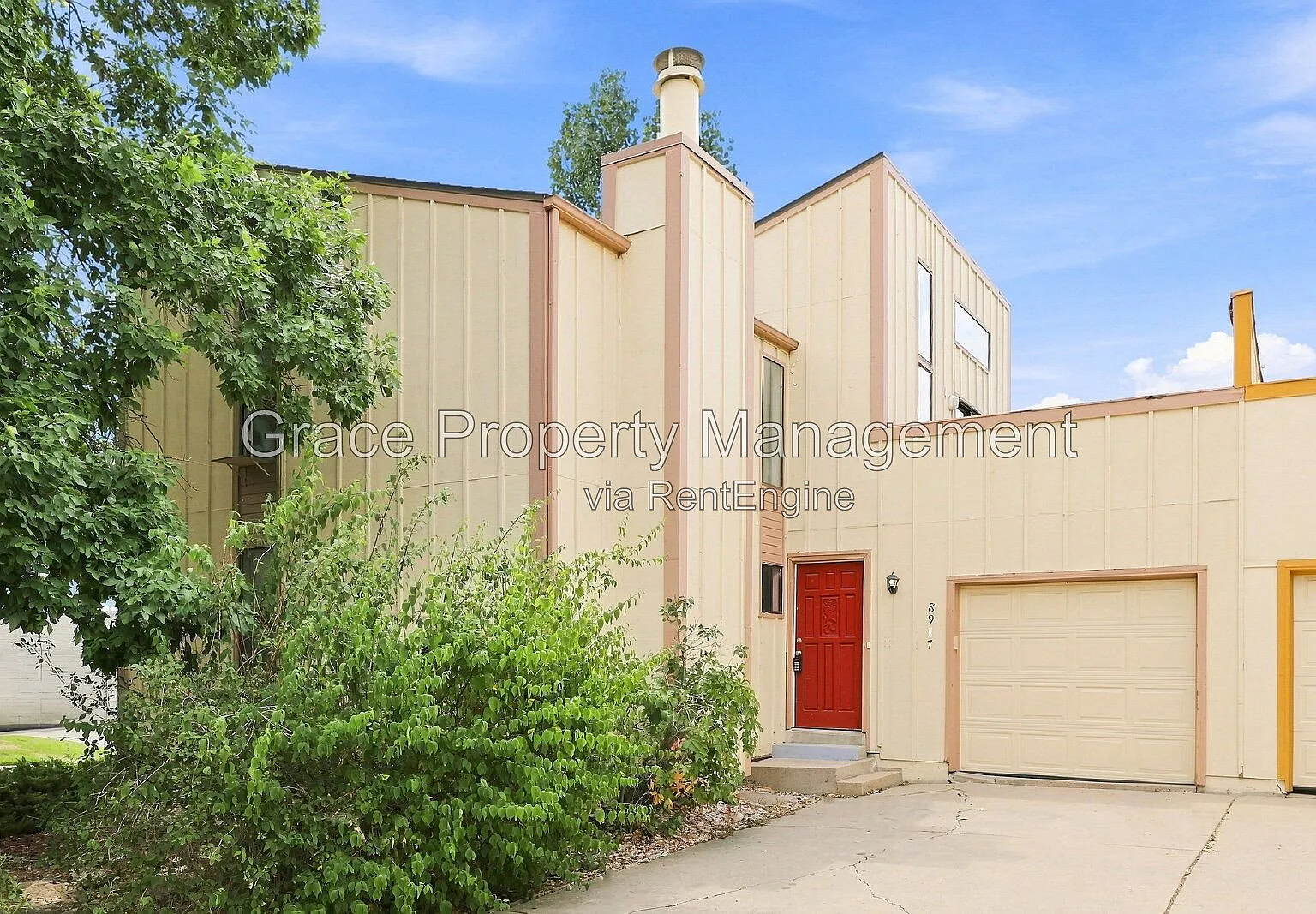 3 bed, 2.5 bath, 2317 sqft, $2,525 — Photo 2