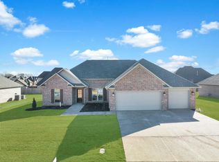 238 Strawberry Ridge Dr, Medina, TN 38355