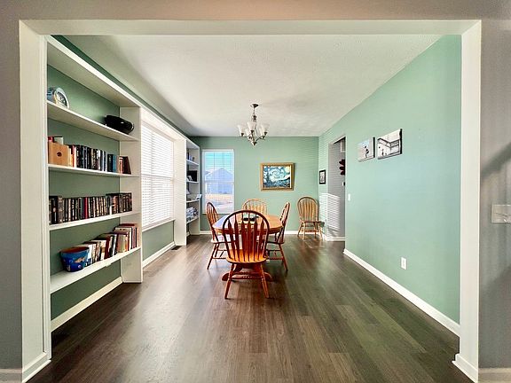 2nd image of 5878 Grevillea Ln