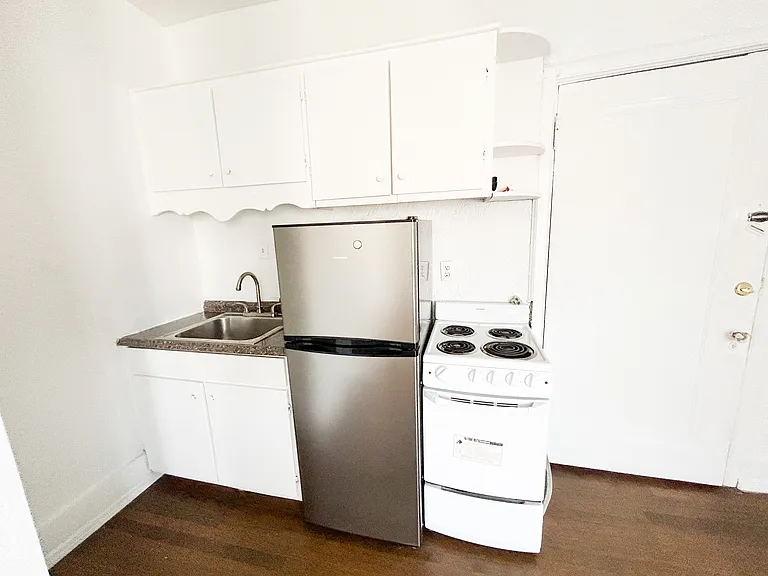 Westboro Apartments — Photo 11