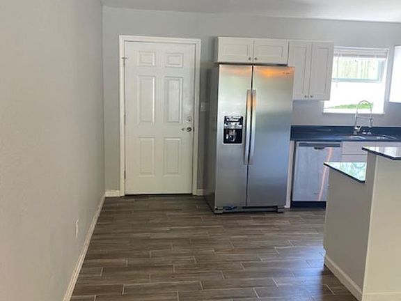 4th image of 180 N Lakeland Dr Unit 102
