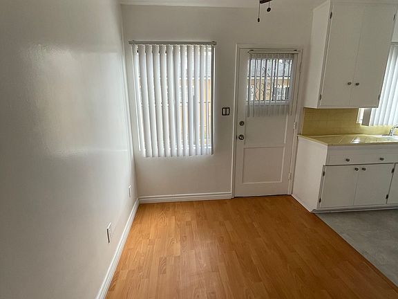 2nd image of 918 N Cedar St #2