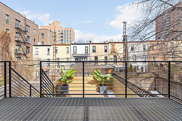 Sold by Compass | media 7