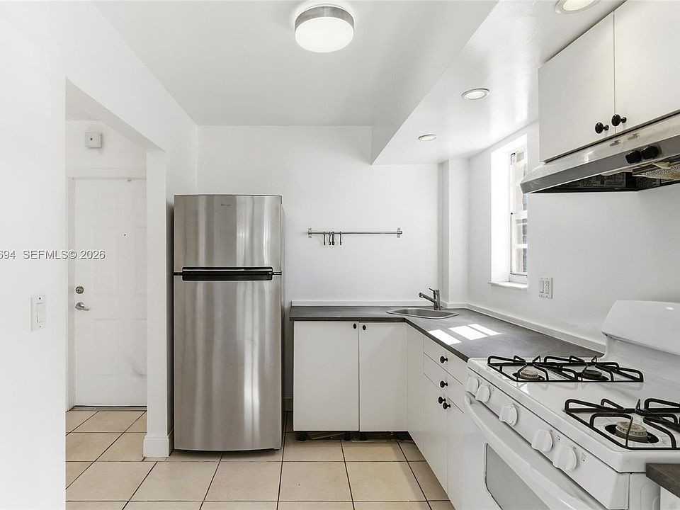 1st image of 6705 N Kendall Dr APT 306