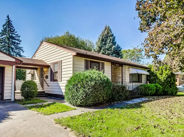 928 Cook Blvd, Bradley, IL 60915